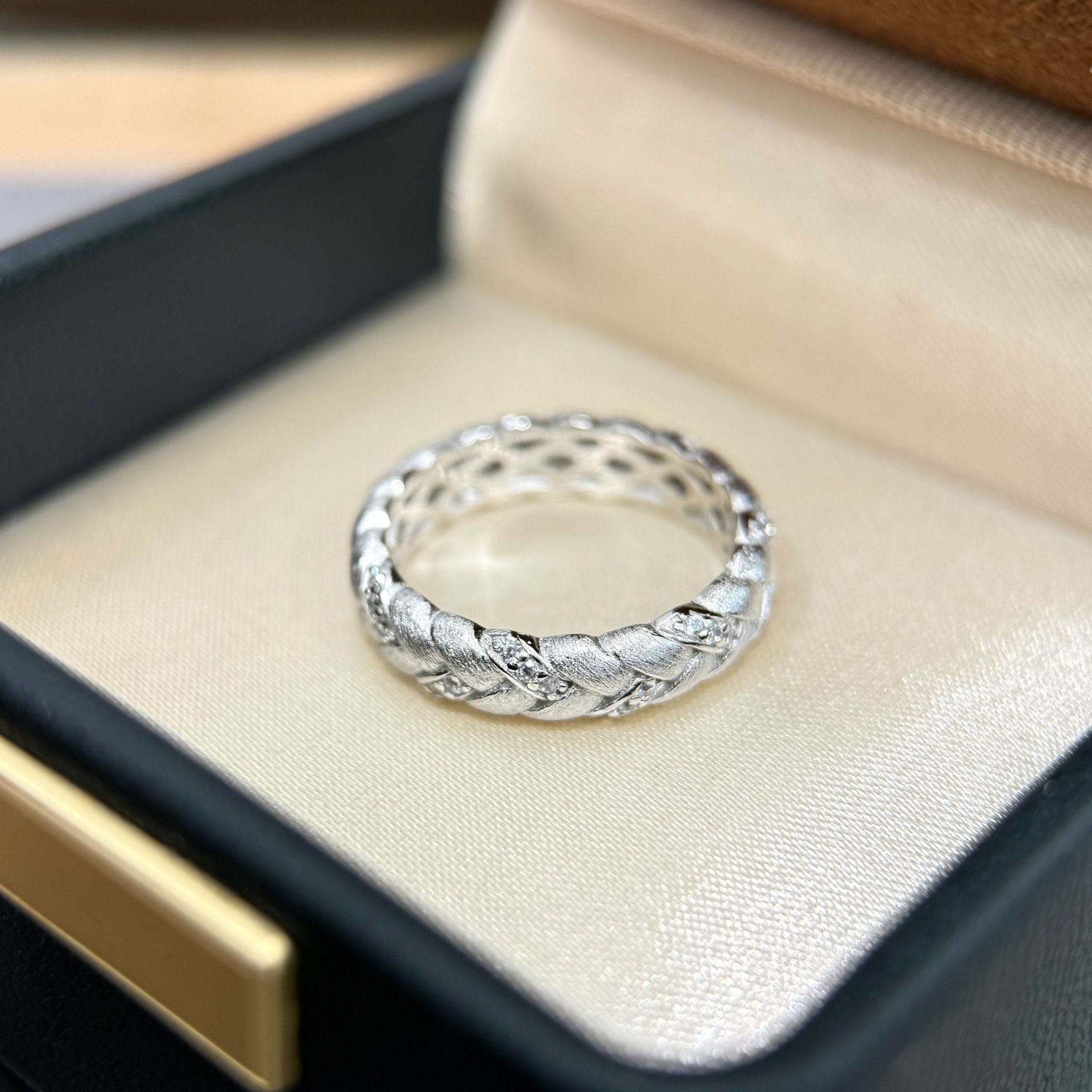 S925 Sterling Silver Hand-Brushed Braided Ring (Italian Weave) S925 Sterling Silver Hand-Brushed Braided Ring (Italian Weave)