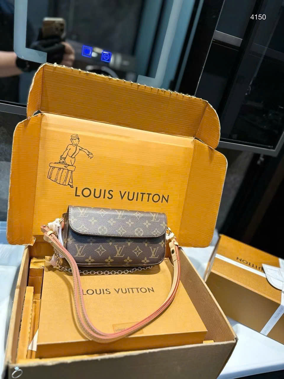 Lv Ivy Monogram Bag Size 23.5 Lv Ivy Monogram Bag Size 23.5