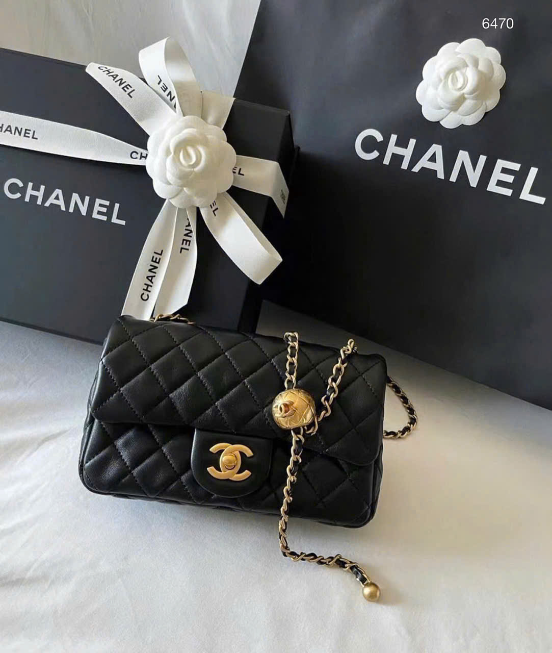 CHANEL CLASSIC SPHERE Sz20cm CHANEL CLASSIC SPHERE Sz20cm