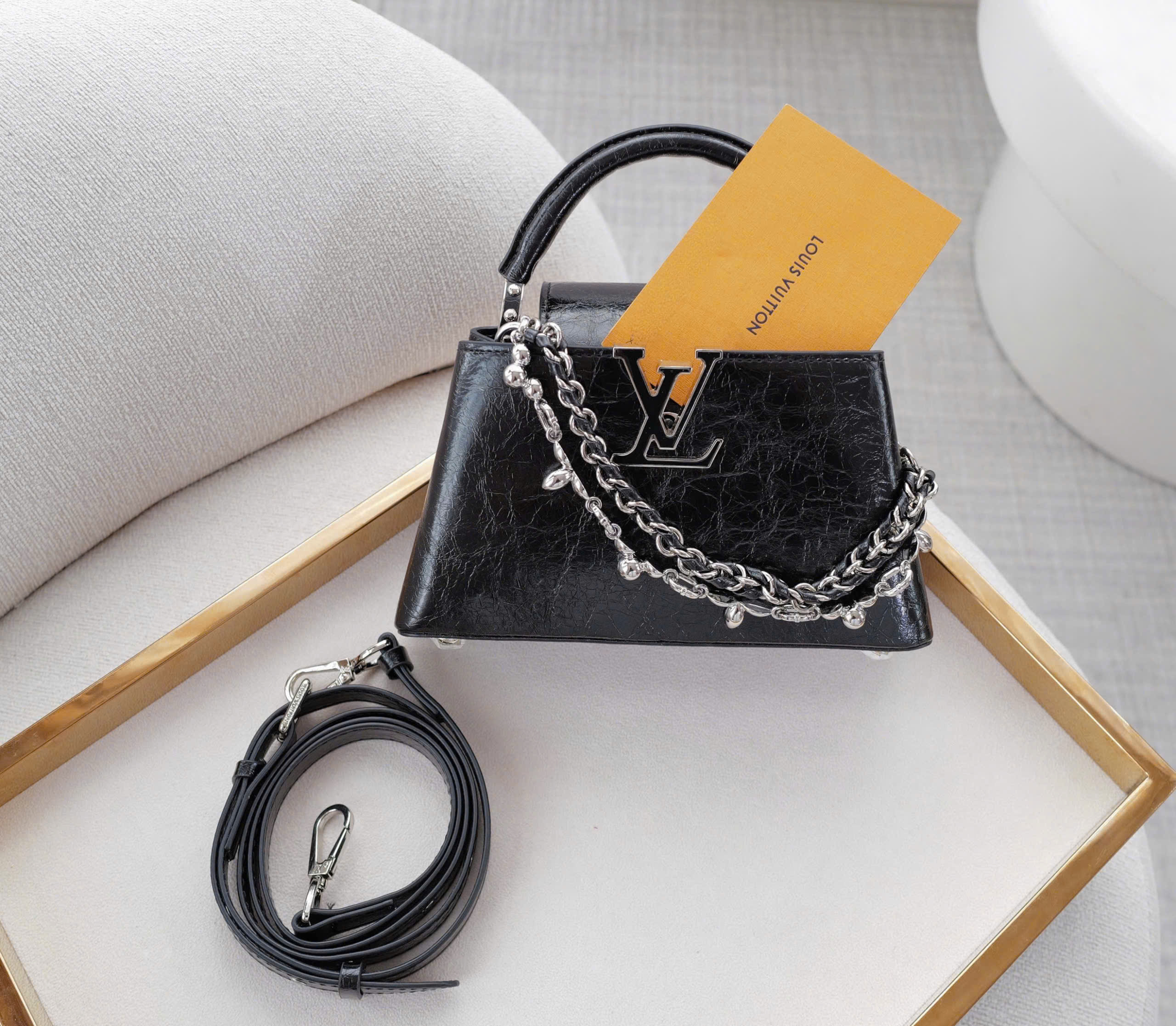 LV CAPUCINES MINI BLACK PYTHON Sz 21cm LV CAPUCINES MINI BLACK PYTHON Sz 21cm