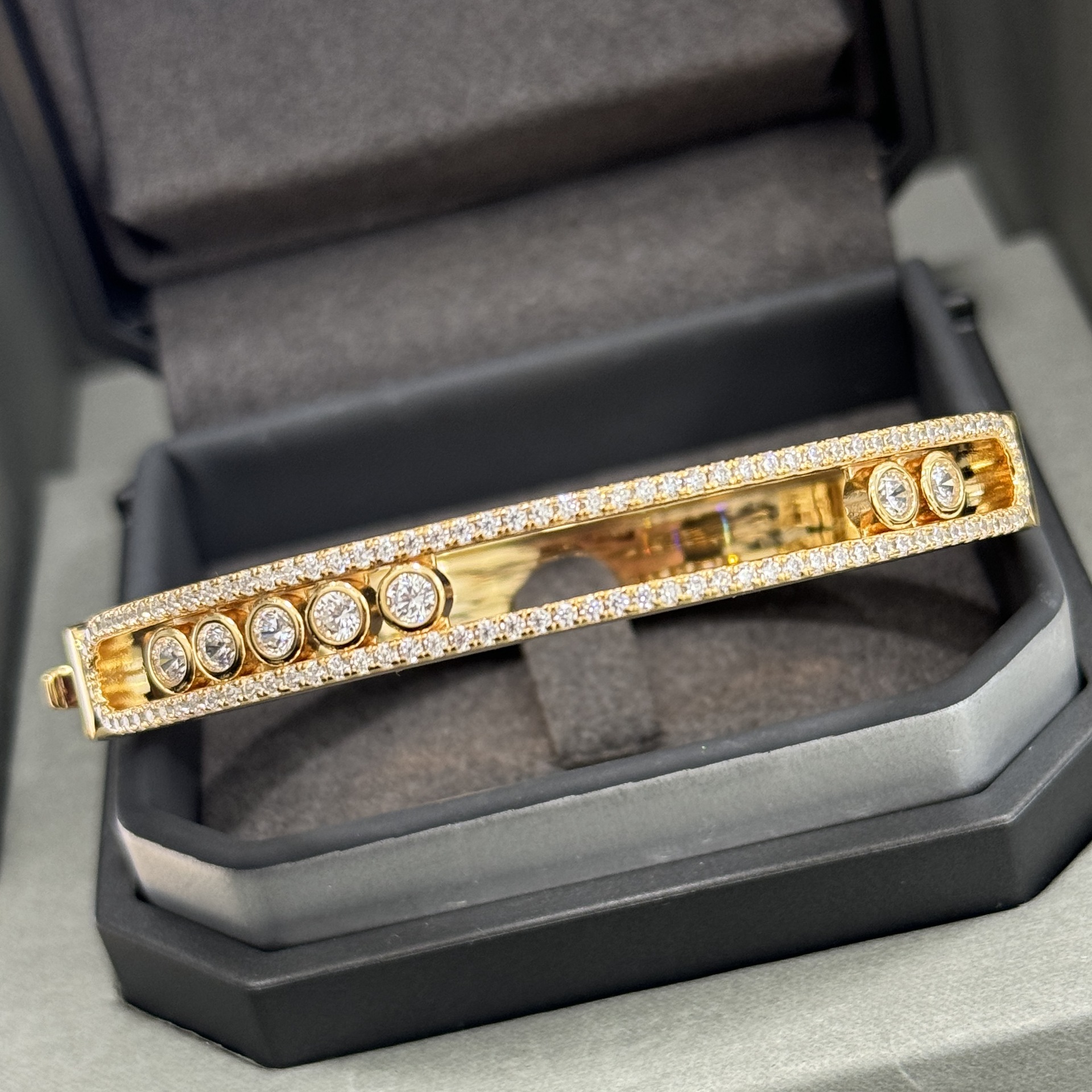 S925 Sterling Silver Thick Slide Bracelet with Seven Diamonds, Slide Design, High-end Feel, Move Series, Meijia Slide Bracelet S925 Sterling Silver Thick Slide Bracelet with Seven Diamonds, Slide Design, High-end Feel, Move Series, Meijia Slide Bracelet