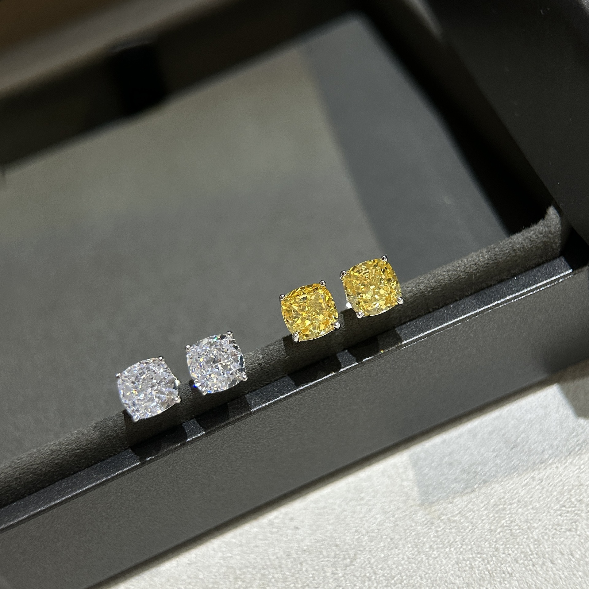 S925 pure silver four prong square diamond earrings Yellow and white diamonds, everyday versatile style, casual chic and artificial diamonds. S925 pure silver four prong square diamond earrings Yellow and white diamonds, everyday versatile style, casual chic and artificial diamonds.