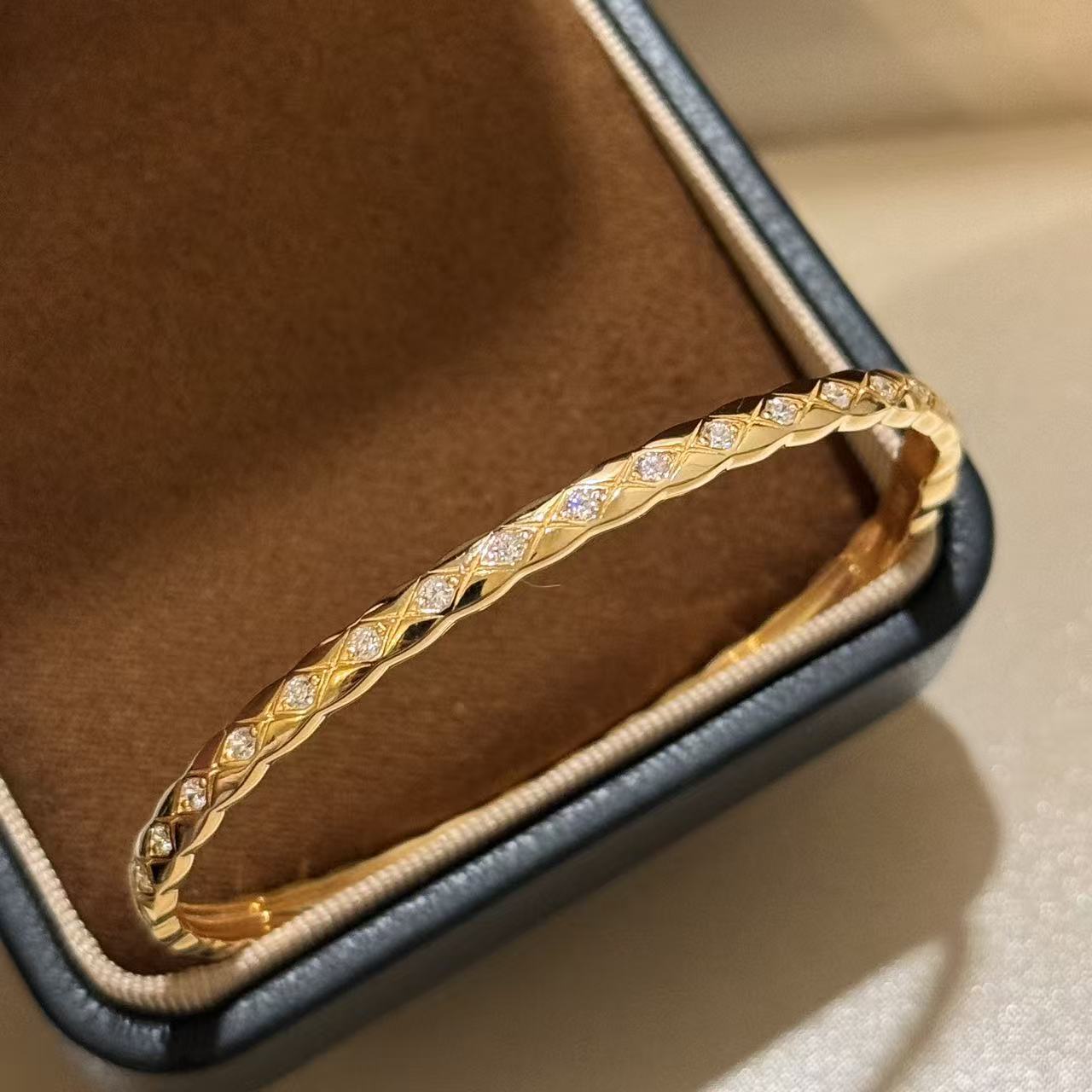 S925 silver cross pattern narrow bracelet, classic plain bracelet with crescent diamond, classic and versatile S925 silver cross pattern narrow bracelet, classic plain bracelet with crescent diamond, classic and versatile