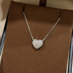 S925 silver diamond heart-shaped necklace, luxurious, gentle, sweet and feminine, simple and versatile, sophisticated.
