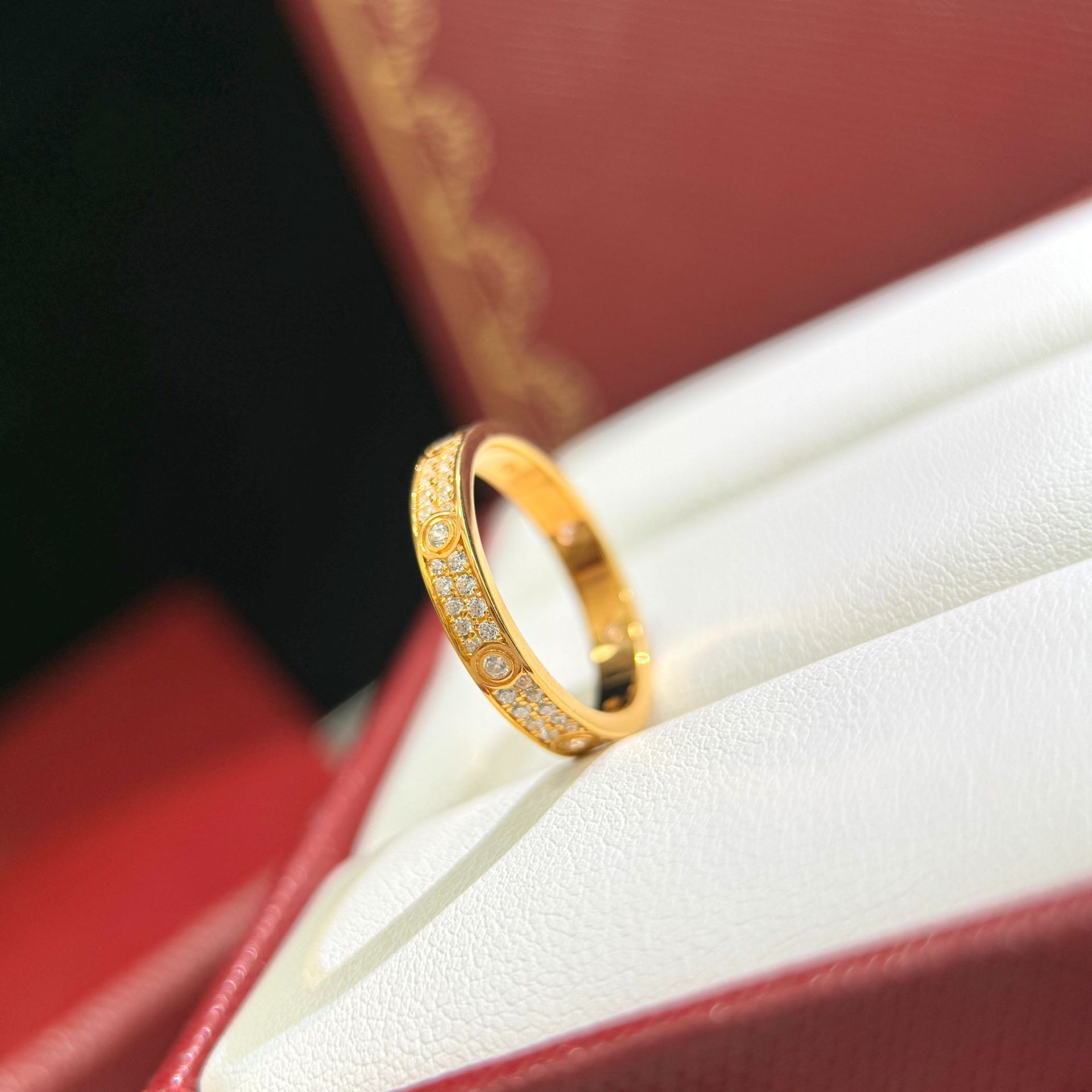 Beautiful, gentle ring with 2 versions: white s925 silver and 18k gold plated Beautiful, gentle ring with 2 versions: white s925 silver and 18k gold plated