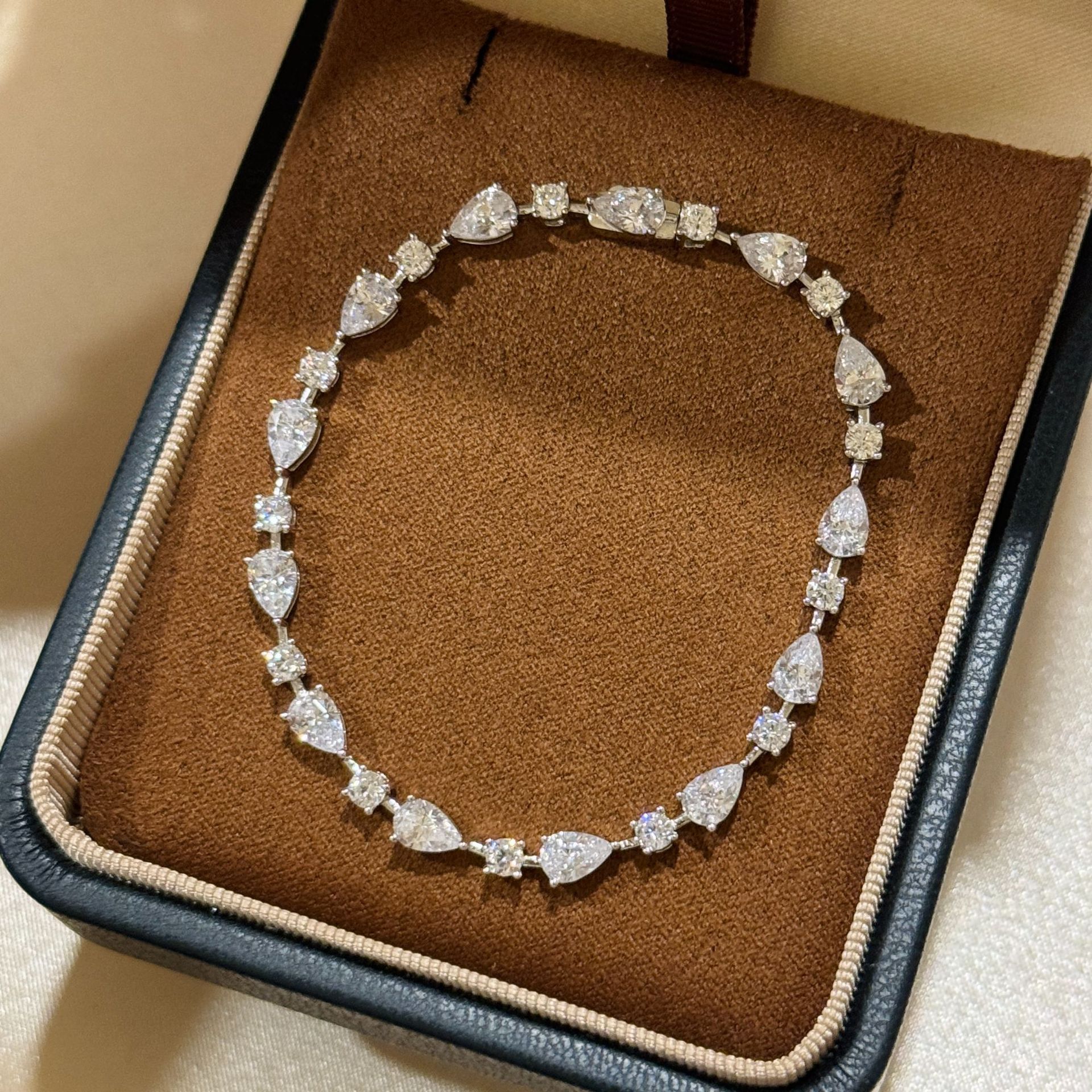 S925 Sterling Silver Bracelet with Round Diamonds, Teardrop Diamonds and Crystal Stones - Luxurious, unique design with brilliant sparkle S925 Sterling Silver Bracelet with Round Diamonds, Teardrop Diamonds and Crystal Stones - Luxurious, unique design with brilliant sparkle