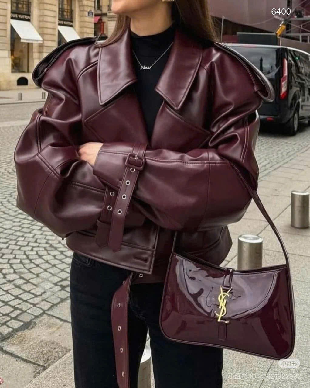 YSL LE 5 A 7 IN PATENT LEATHER size 24cm glossy leather, natural shine suede lining inside YSL LE 5 A 7 IN PATENT LEATHER size 24cm glossy leather, natural shine suede lining inside