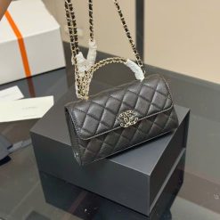 Chanel kelly bag - size: 19x6x10cm