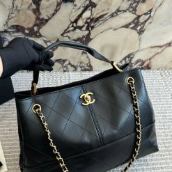 Chanel 25A hobo Bag Super smooth goat leather Size: 34cm