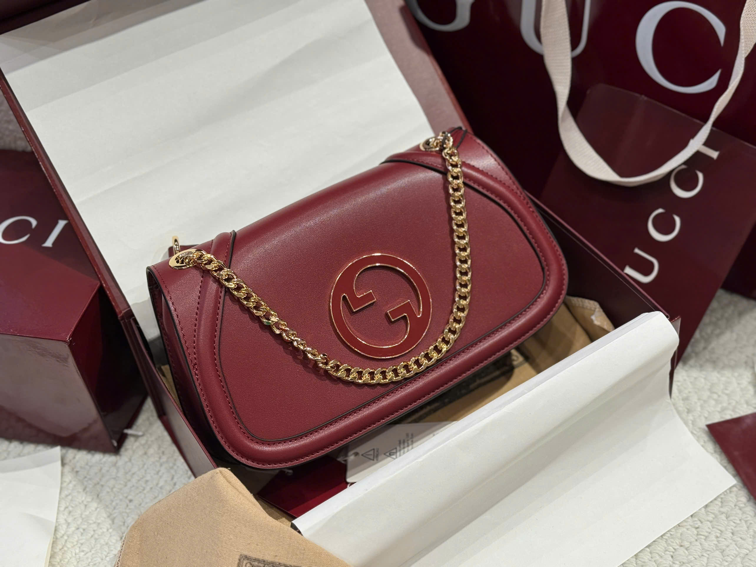 GUCCI BLONDIE MINI ✅ cowhide, manufactured leather size: 21.5 X 14 cm GUCCI BLONDIE MINI ✅ cowhide, manufactured leather size: 21.5 X 14 cm