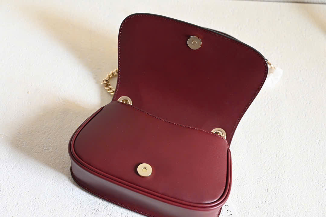 GUCCI BLONDIE MINI ✅ cowhide, manufactured leather size: 21.5 X 14 cm GUCCI BLONDIE MINI ✅ cowhide, manufactured leather size: 21.5 X 14 cm