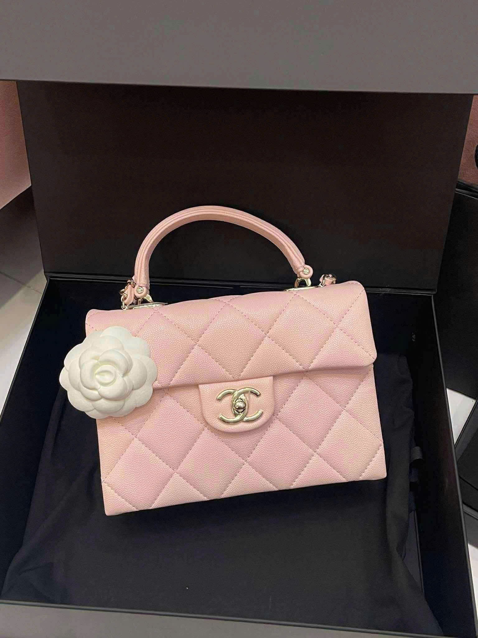 Chanel Trendy Top Handle Caviar material Size: 20cm Chanel Trendy Top Handle Caviar material Size: 20cm