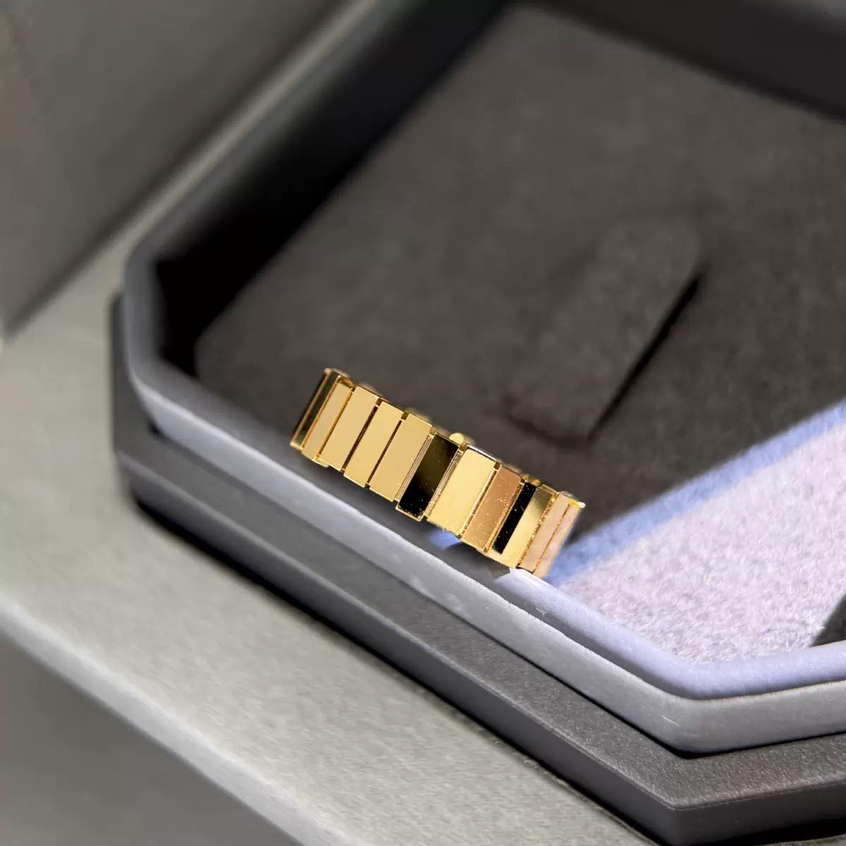 S925 sterling silver handcrafted polished surface irregular cut square Gem series luxury lightweight ring S925 sterling silver handcrafted polished surface irregular cut square Gem series luxury lightweight ring