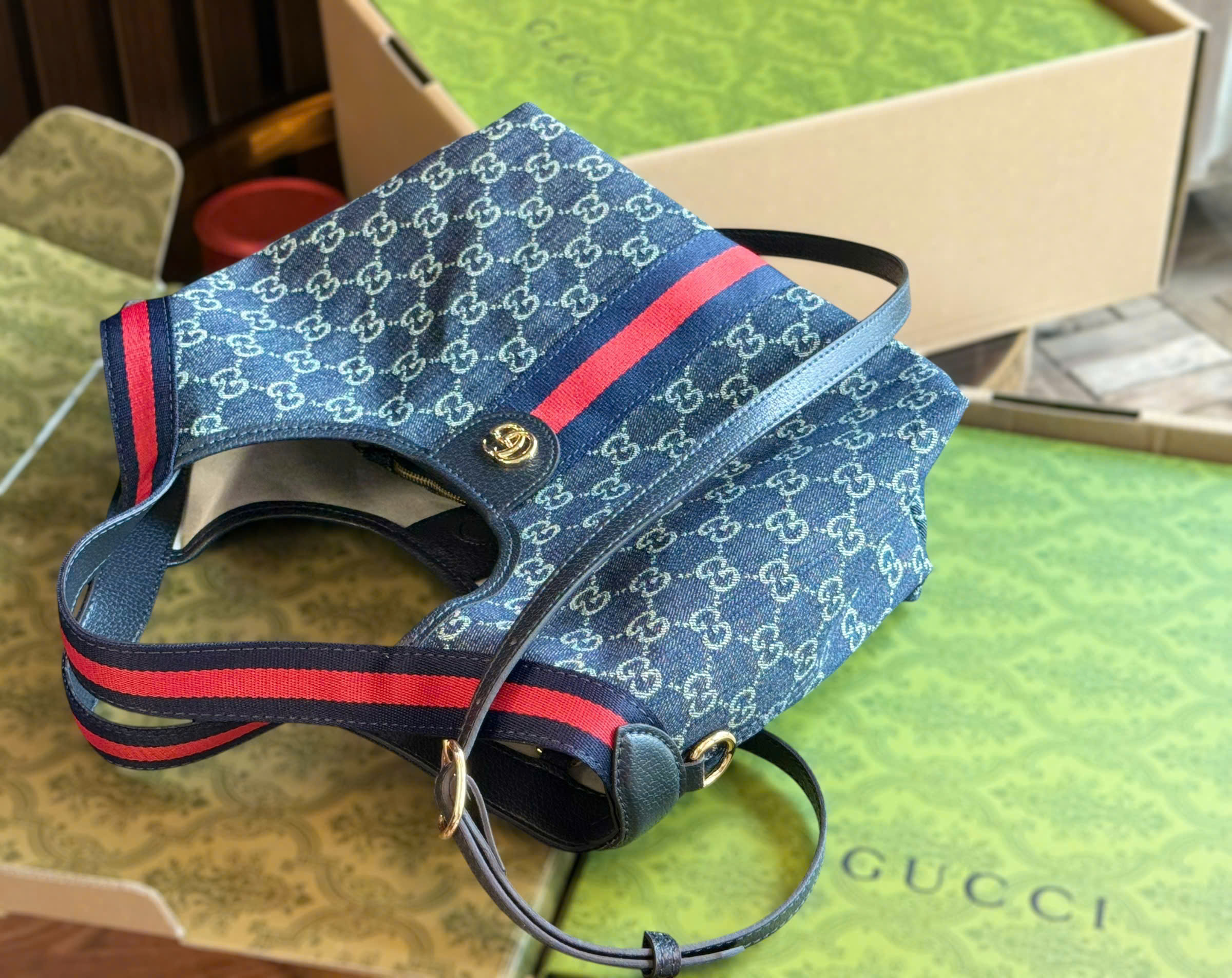 Original Gucci Giglio Size 29x22x12 Original Gucci Giglio Size 29x22x12