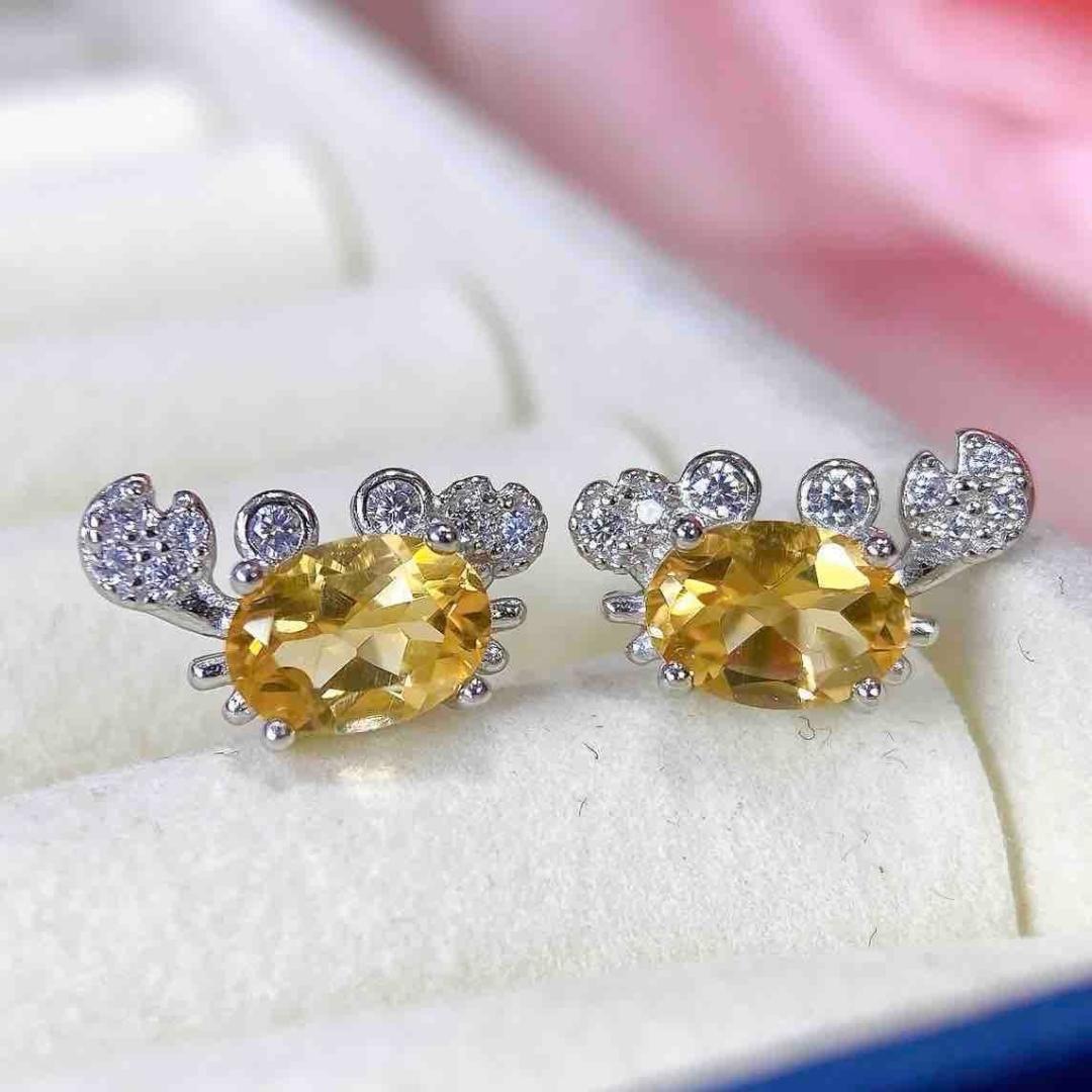 New design, elegant and natural yellow crystal earrings with silver plating (925 sterling silver) New design, elegant and natural yellow crystal earrings with silver plating (925 sterling silver)