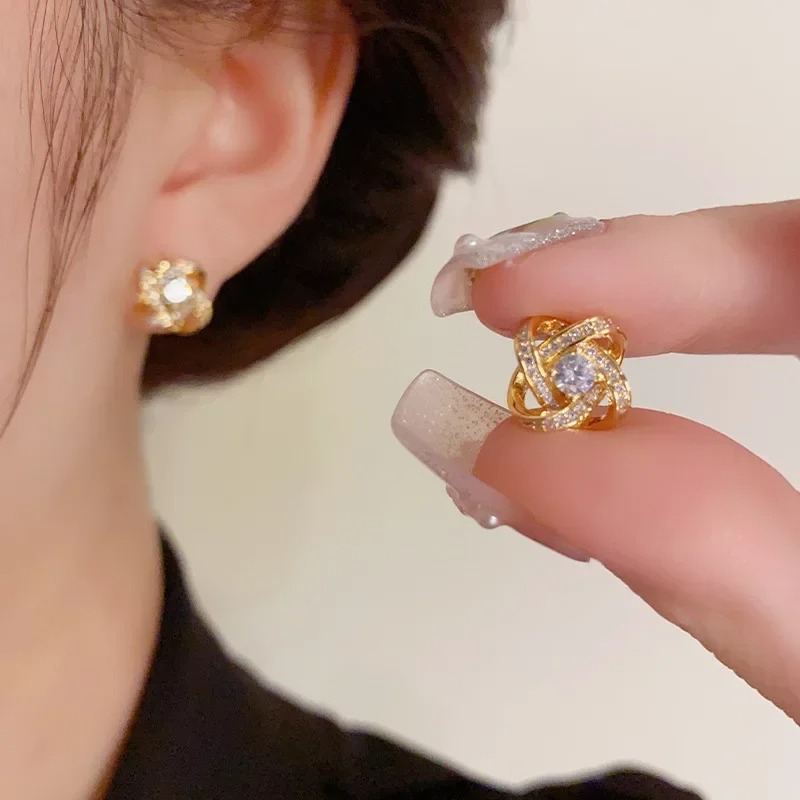 Stud Earrings Simple Cross Hollow Geometric Earrings Wedding Party Exquisite Ear Jewellery Women Gifts 01