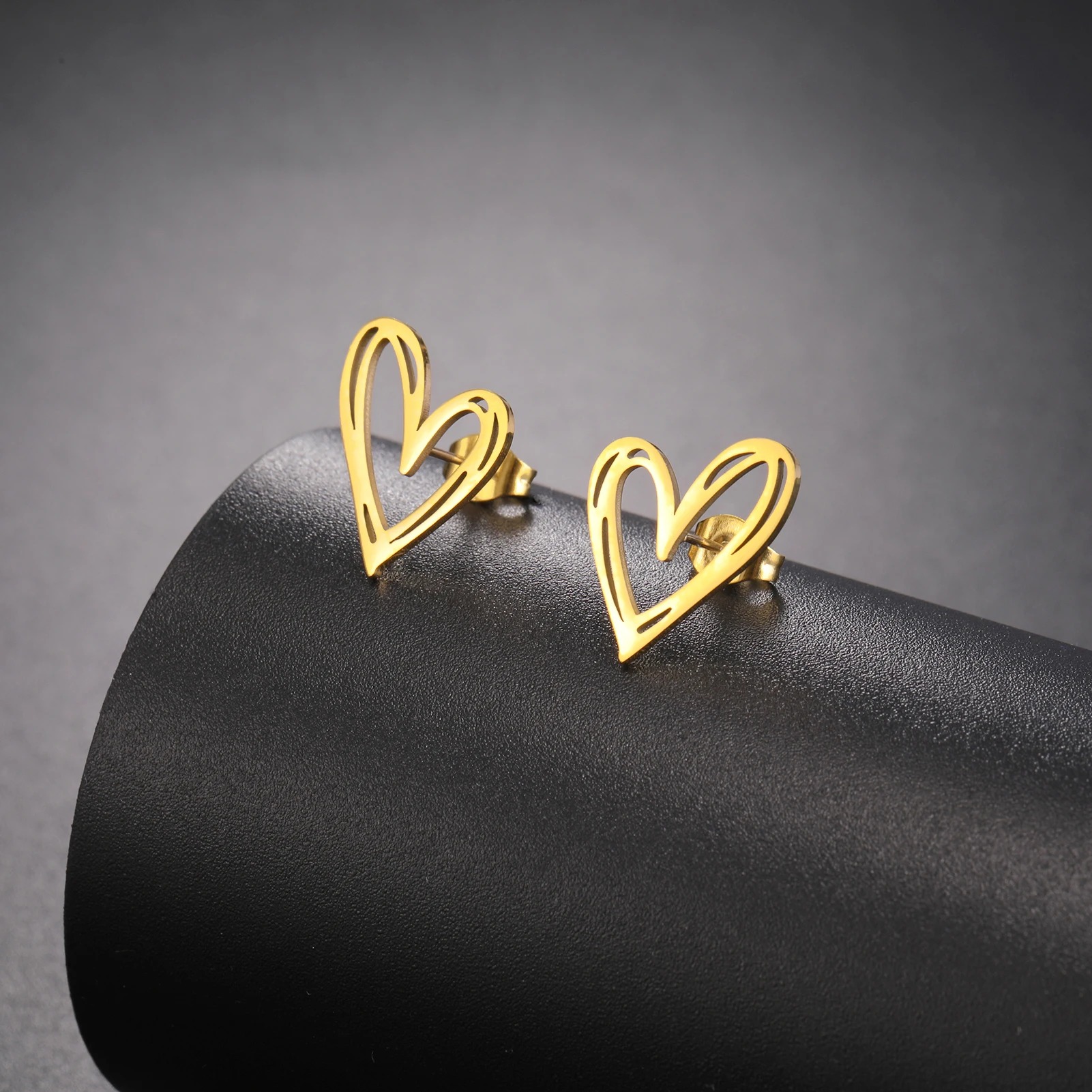 Heart Stud Earrings Women Stainless Steel Aros Mujer Love Cutout Piercing Earrings 01