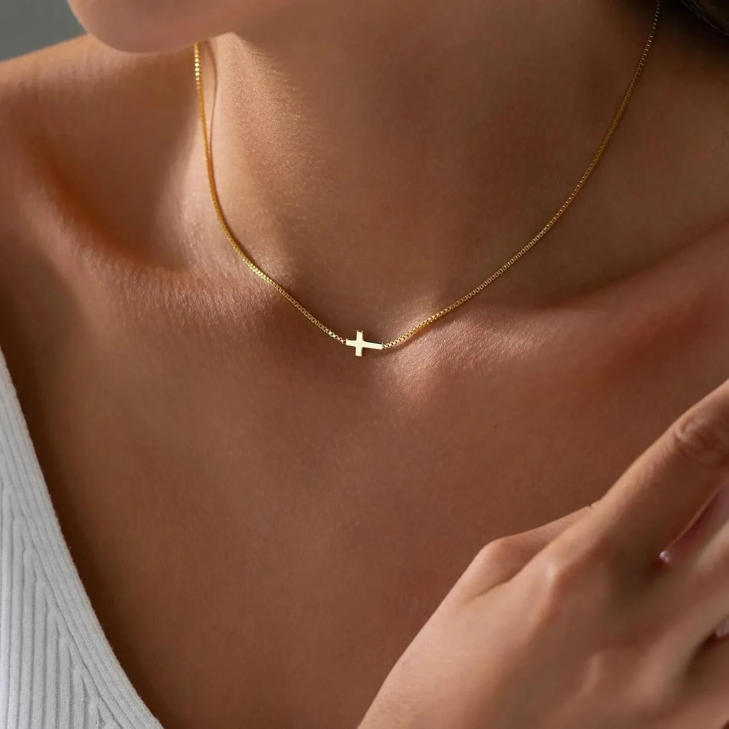 Gold Plated Small Cross Pendant Choker Simple Trendy Charm Chain Necklace Jewelry Religious Gift 01