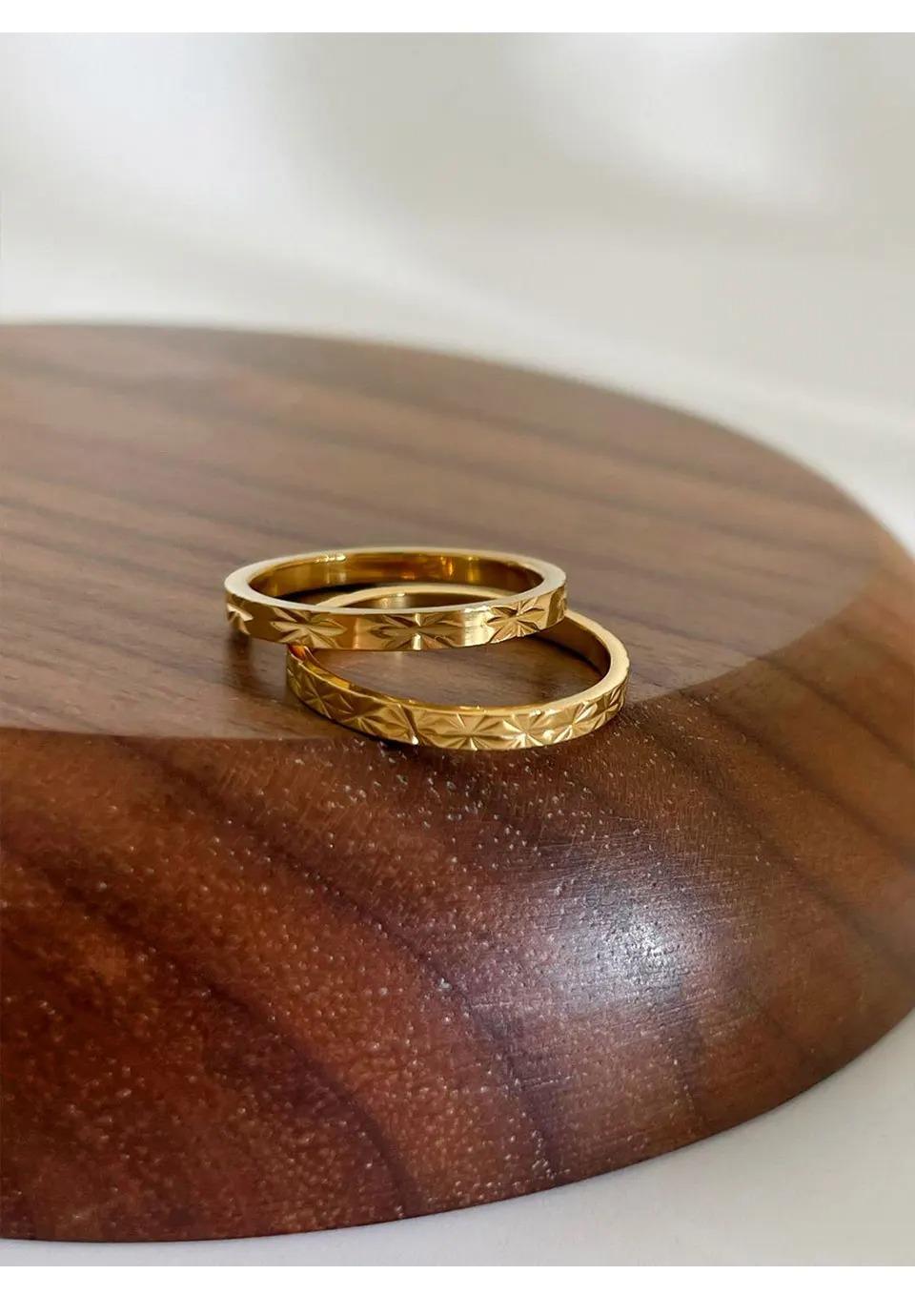 Plated Starburst Textured Rings For Women Fashion Wedding Jewelry 01