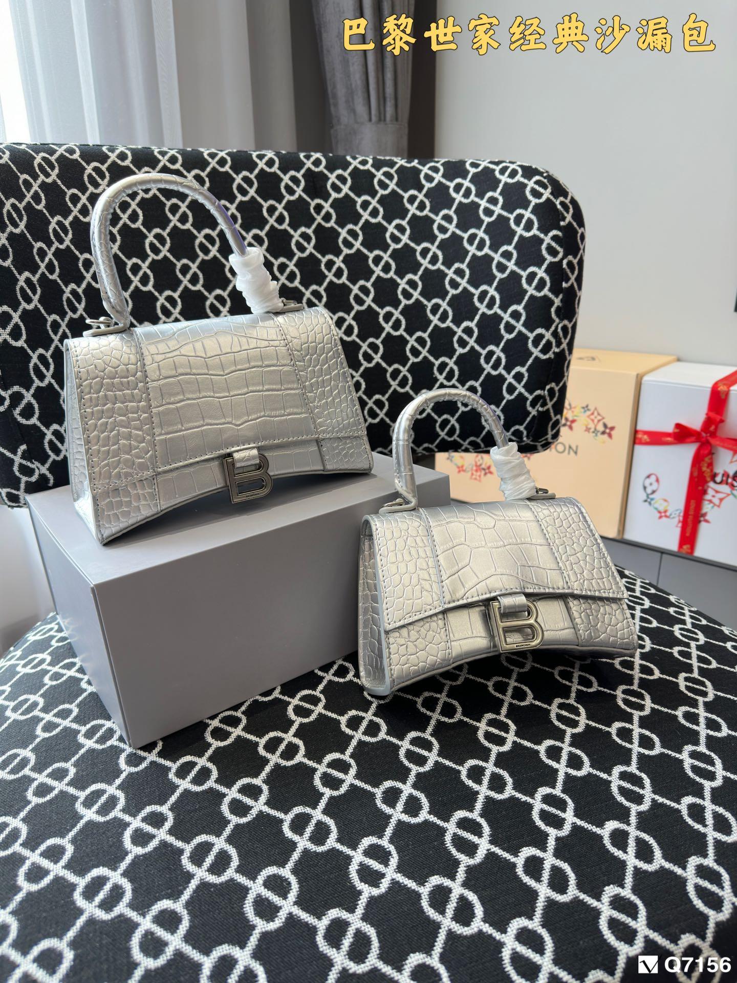 Replica Balenciaga Bag 23x10x14cm & 19x8x12cm