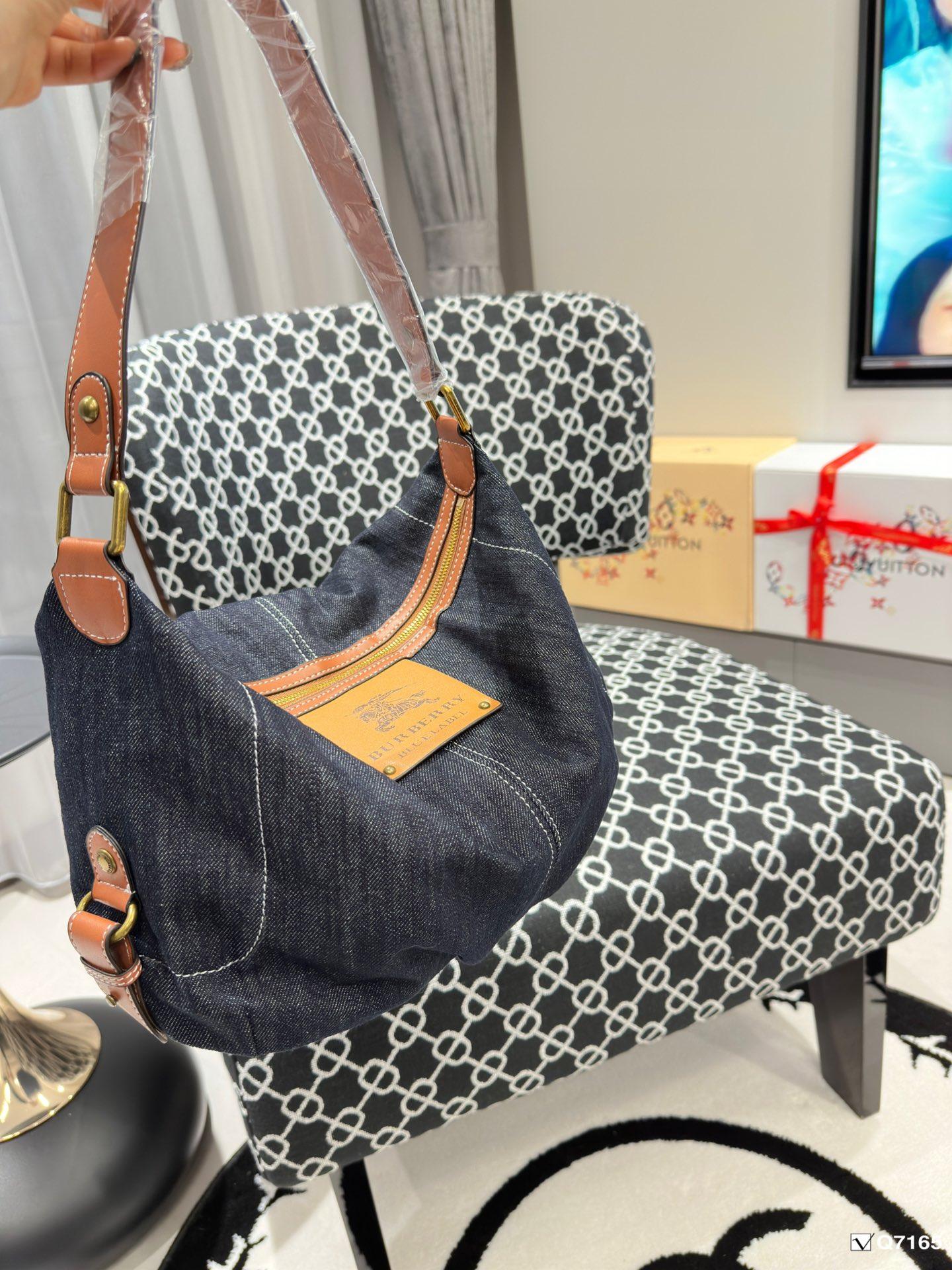 Replica Burberry Bag 26x22cm