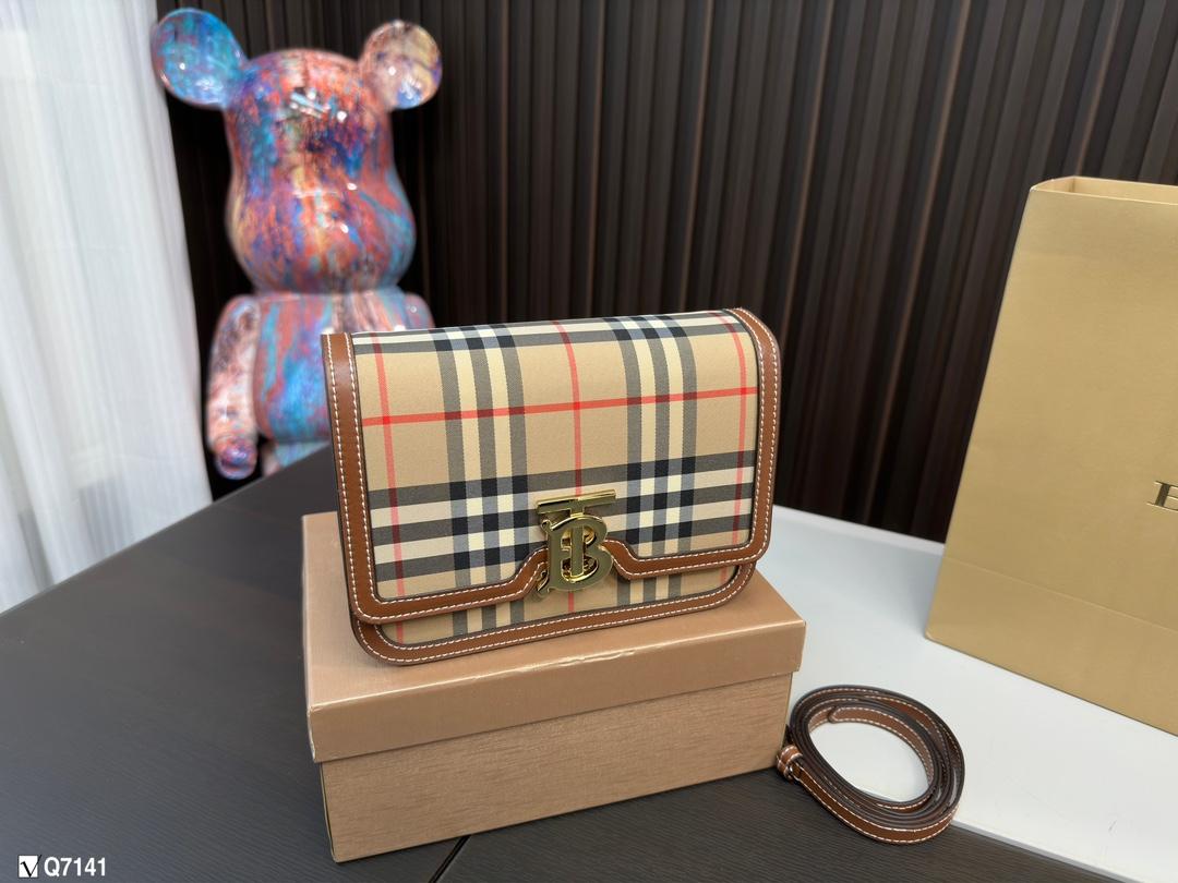 Replica Burberry Bag 21x11cm