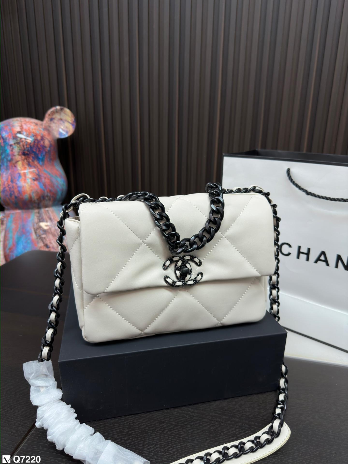 Replica Chanel Bag 17x25cm