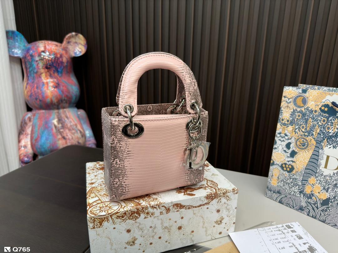 Replica Dior Bag 14x17x7cm