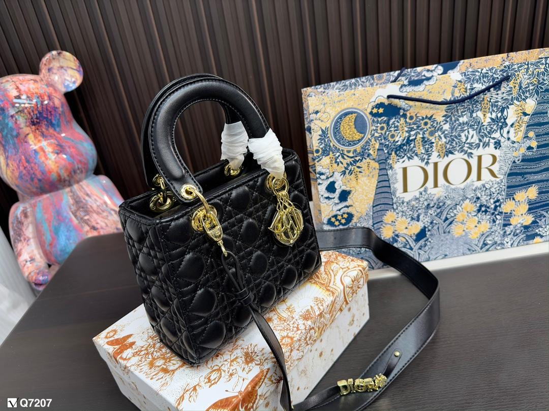Replica Dior Bag 20x17cm