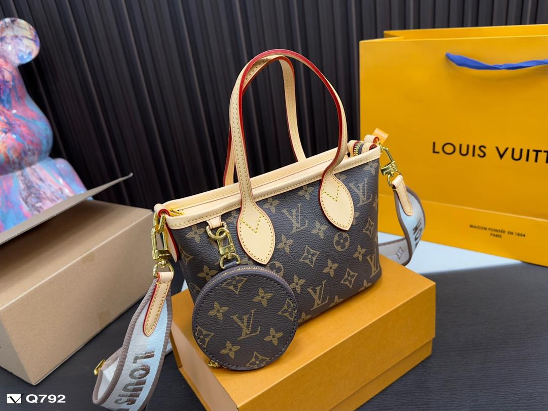 Replica Louis Vuitton Bag 13x19cm
