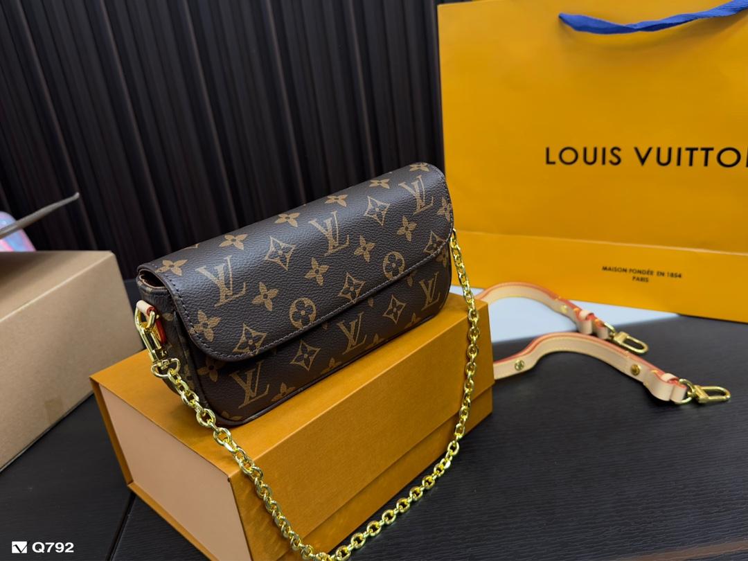 Replica Louis Vuitton Bag 11x21cm