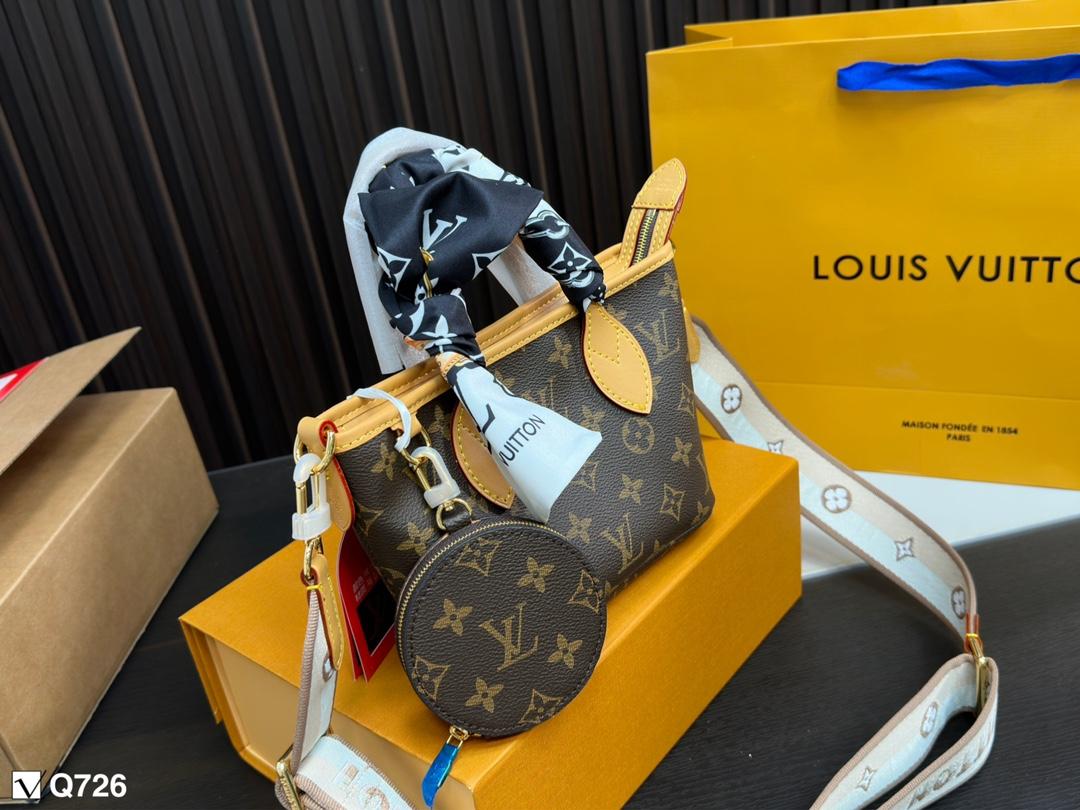 Replica Louis Vuitton Bag 13x19cm