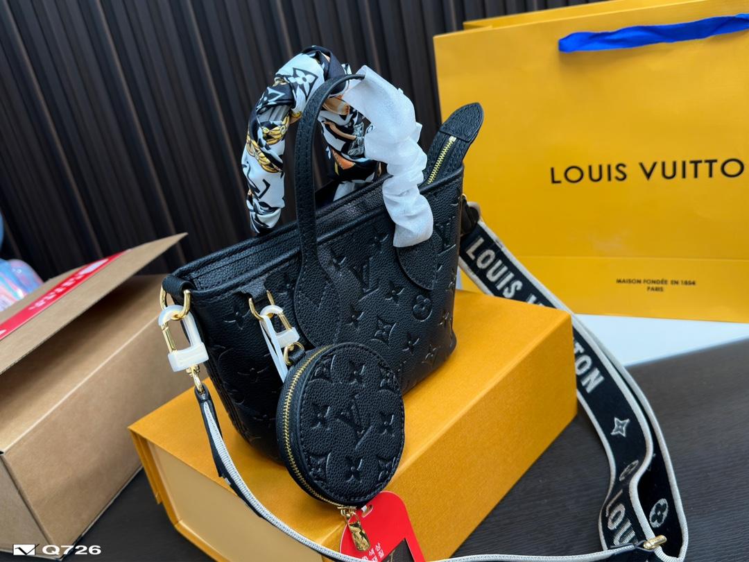 Replica Louis Vuitton Bag 13x19cm