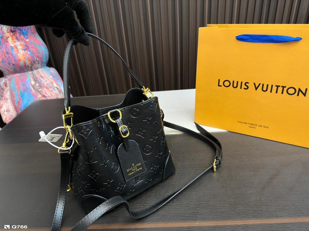 Replica Louis Vuitton Bag 20x18cm