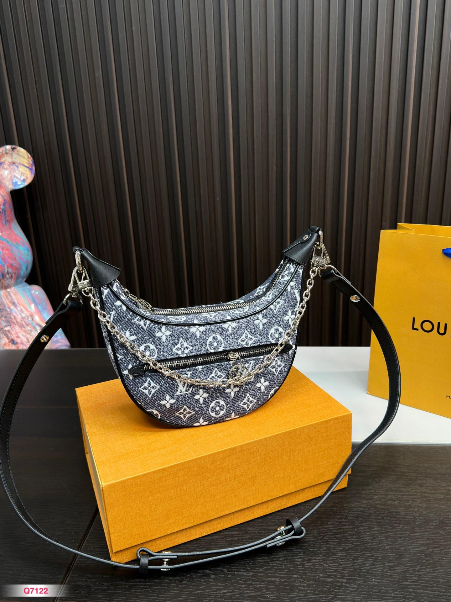 Replica Louis Vuitton Bag 12x22cm