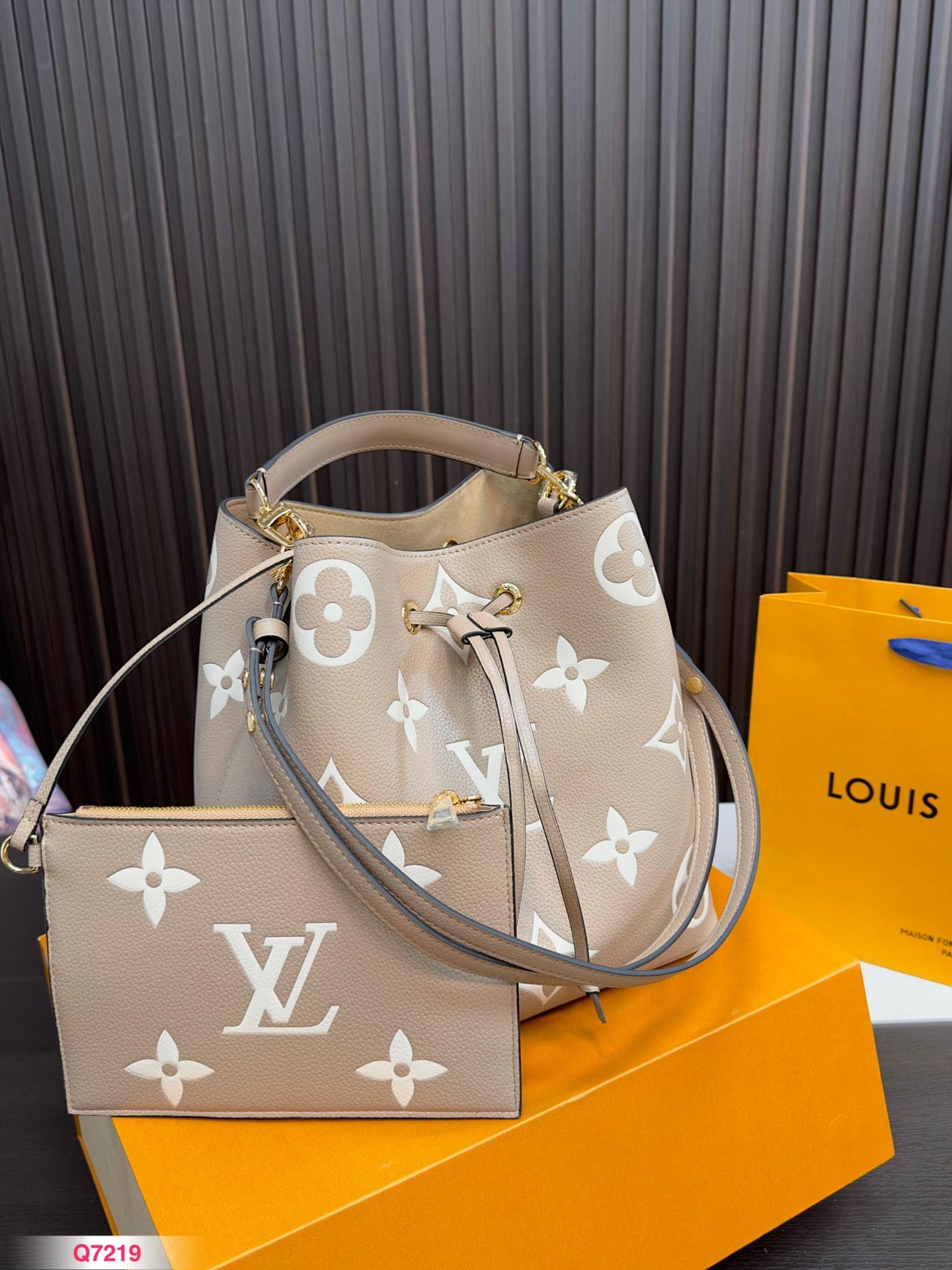 Replica Louis Vuitton Bag 26x26cm