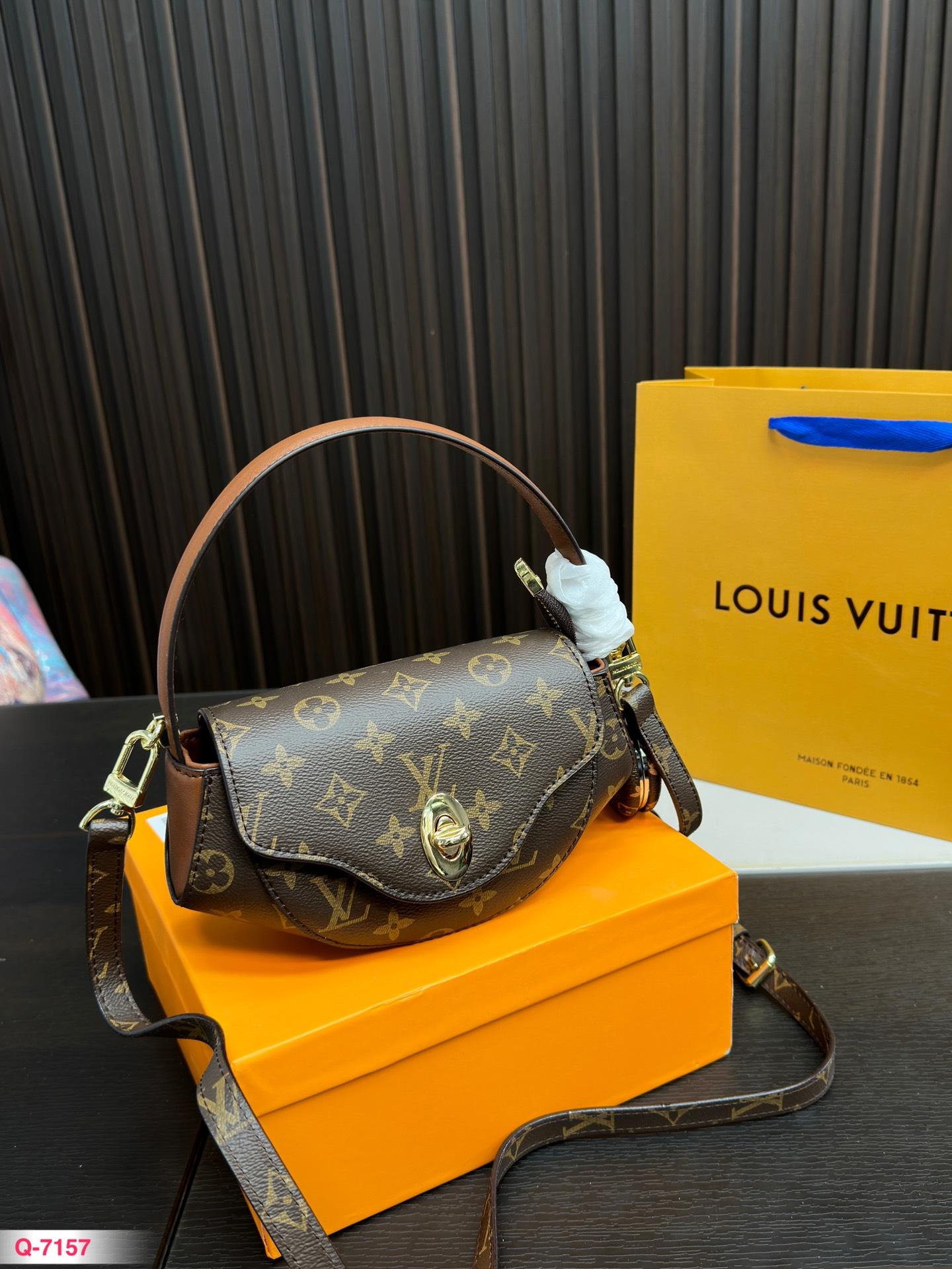 Replica Louis Vuitton Bag 11x21cm