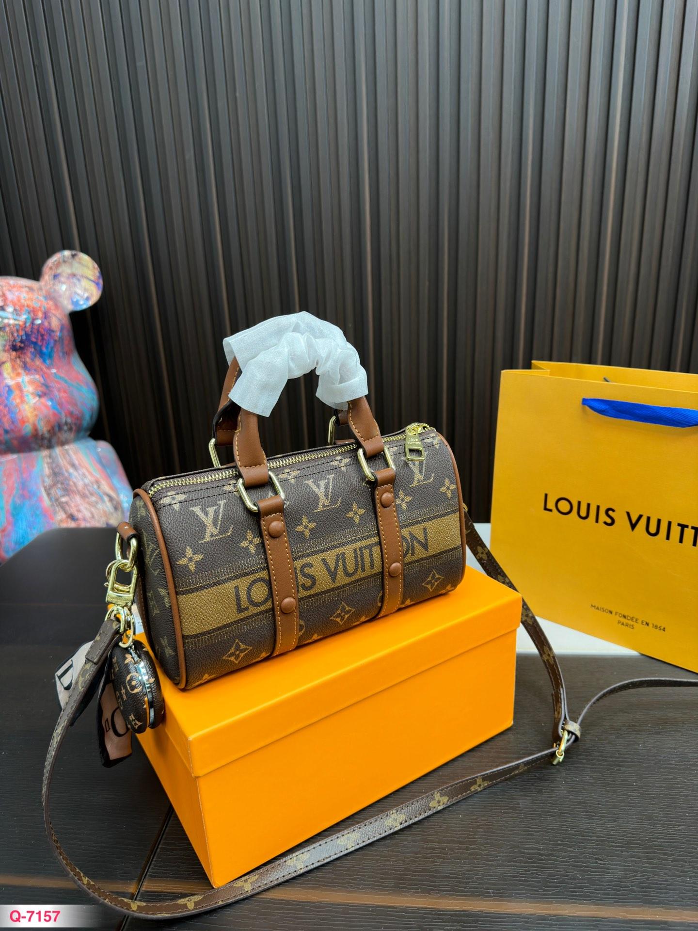 Replica Louis Vuitton Bag 13x23cm