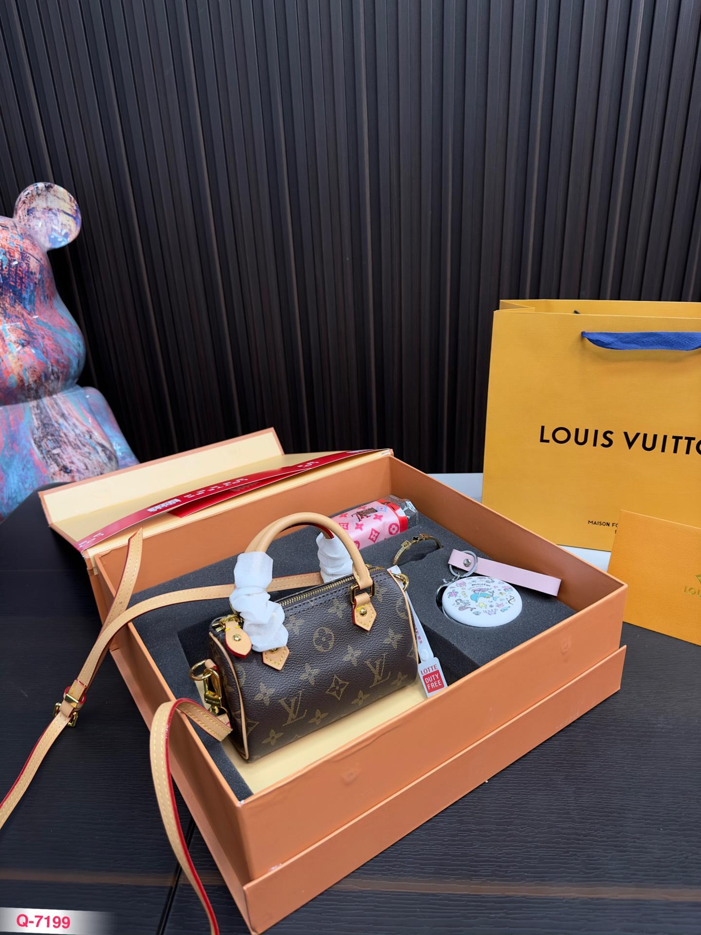 Replica Louis Vuitton Bag Set 10x16cm