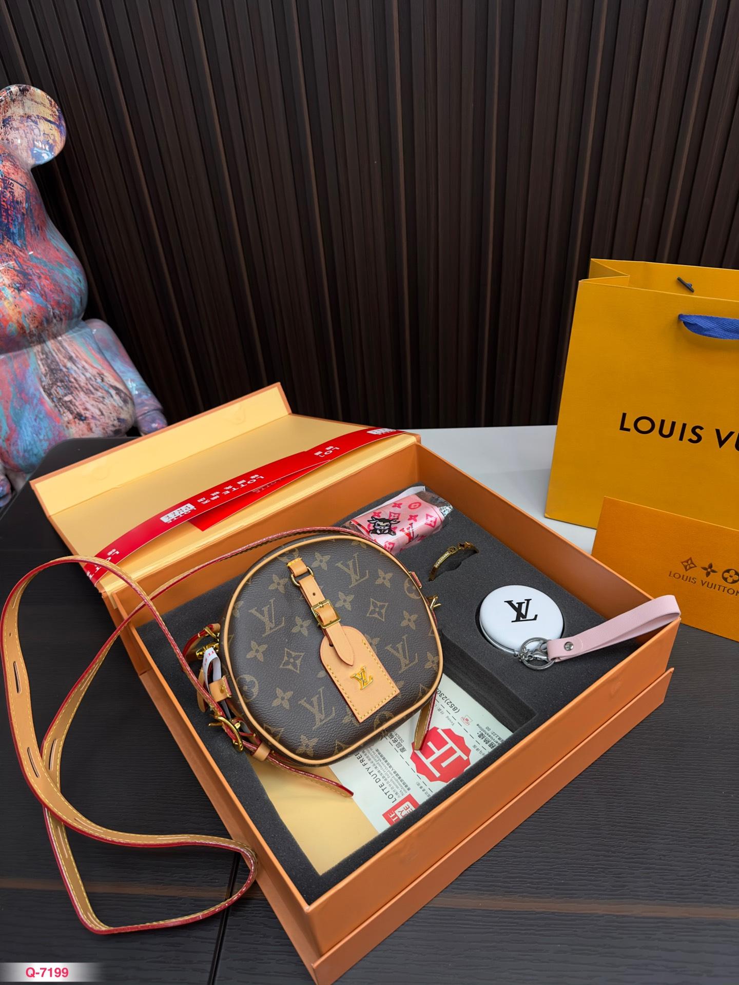 Replica Louis Vuitton Bag Set 17x16cm