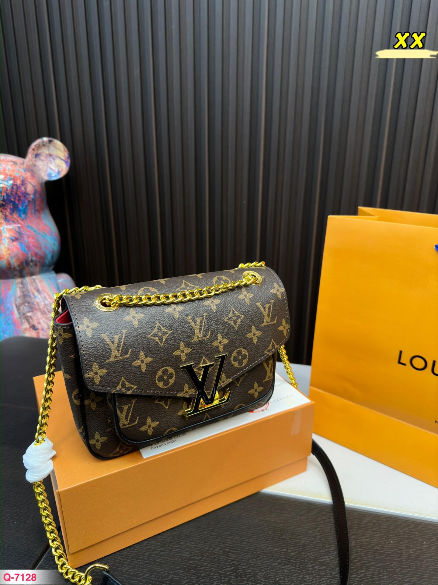 Replica Louis Vuitton Bag 18x22cm