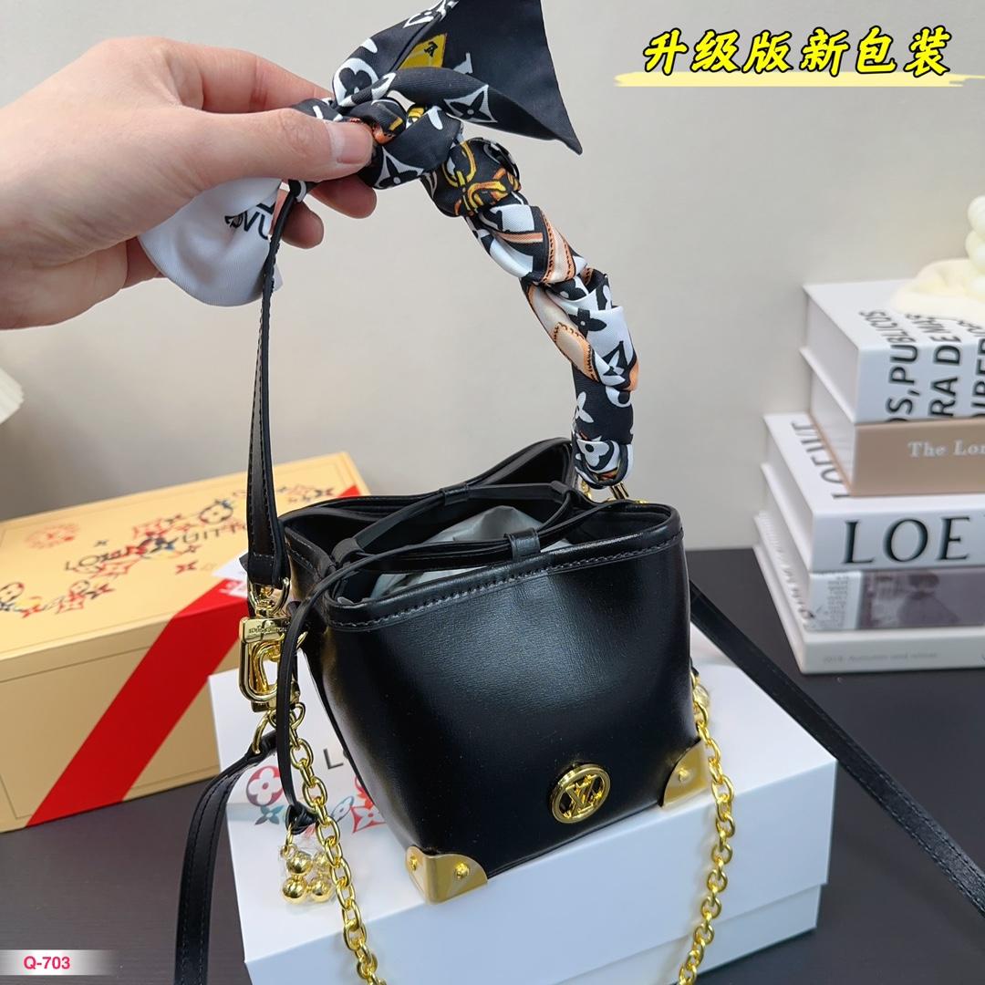 Replica Louis Vuitton Bag 11x12cm