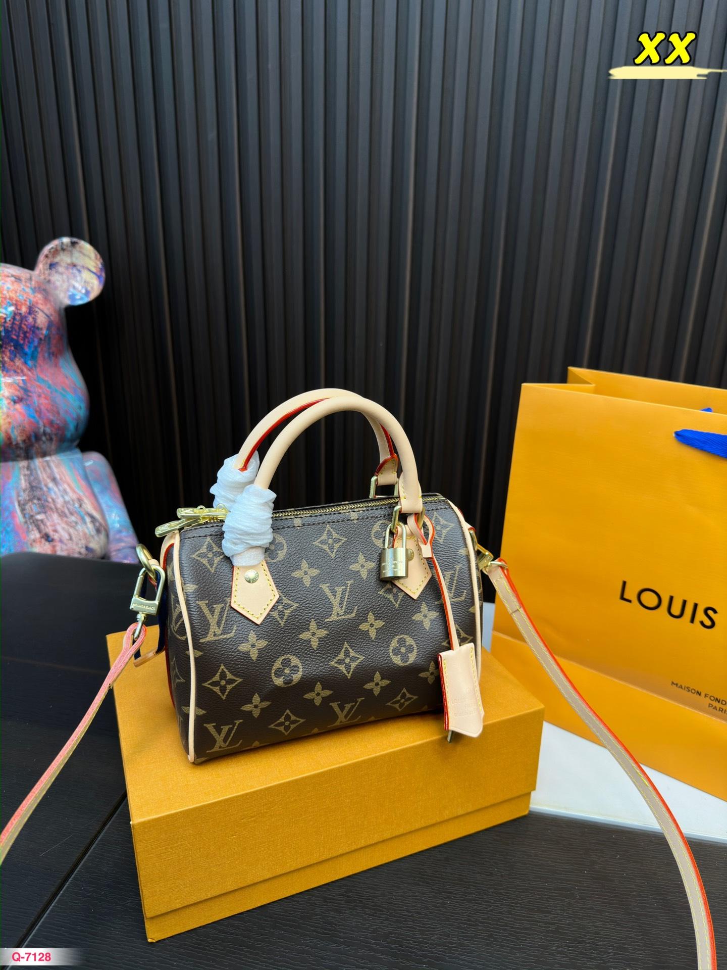 Replica Louis Vuitton Bag 14x20cm