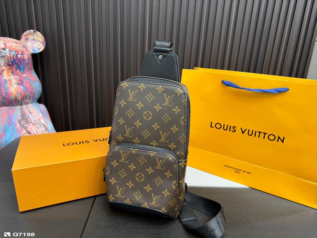 Replica Louis Vuitton Bag 18cm