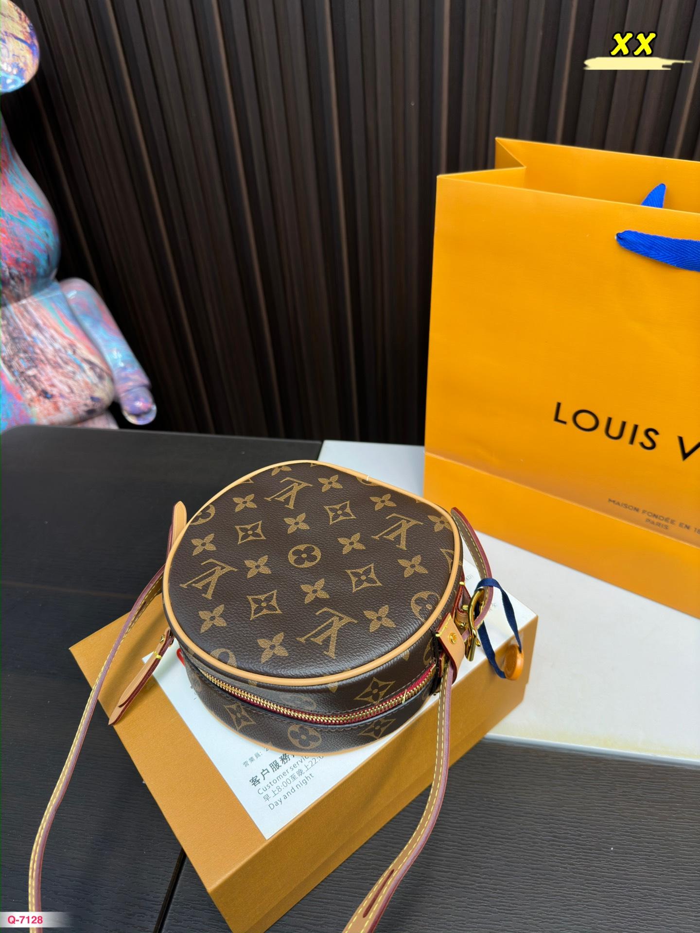 Replica Louis Vuitton Bag 17x16cm