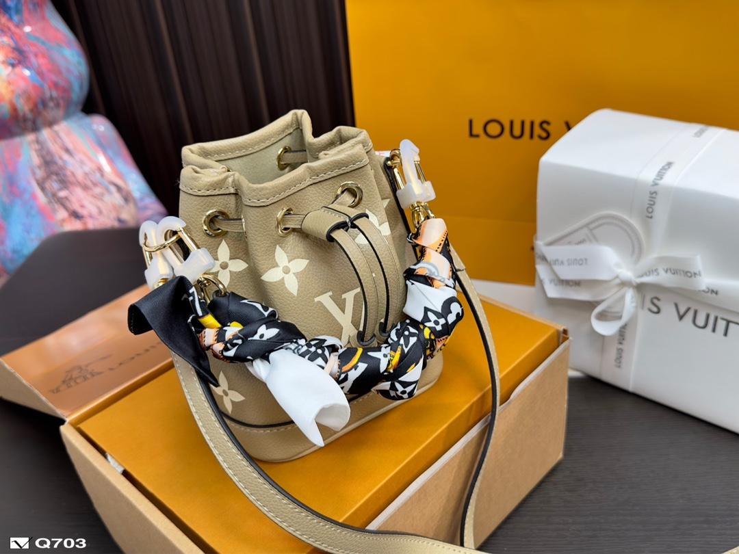 Replica Louis Vuitton Bag 13x15cm