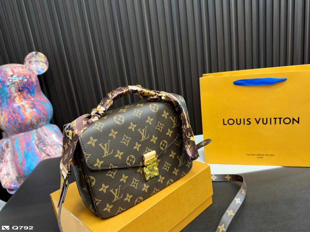 Replica Louis Vuitton Bag 24x18cm