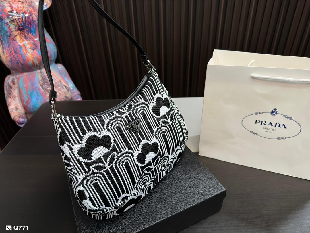 Replica Prada Bag 18x26cm