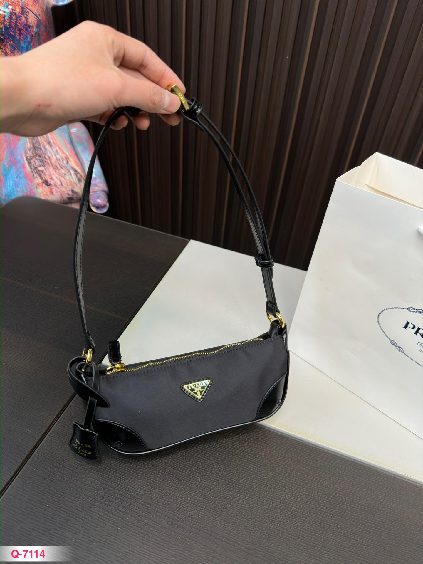 Replica Prada Bag 10x22cm