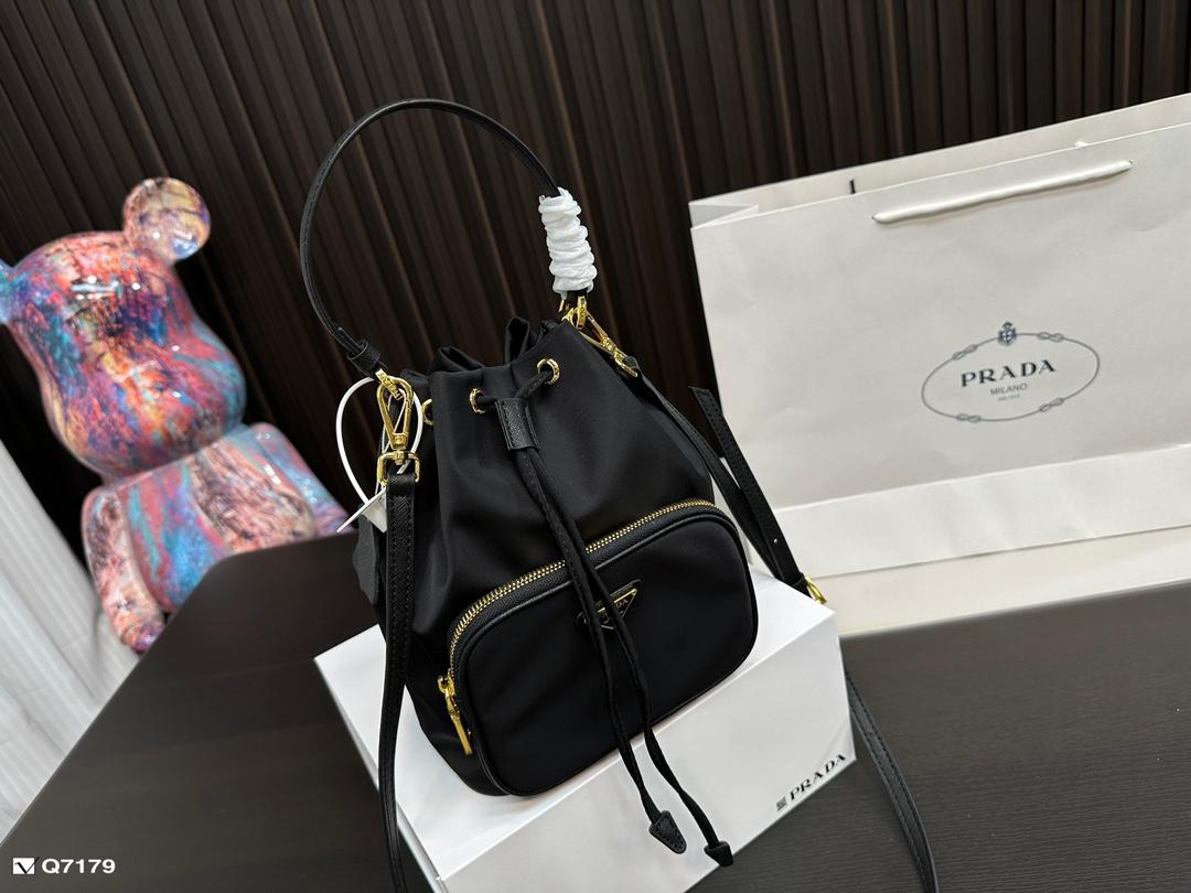 Replica Prada Bag 18x22cm